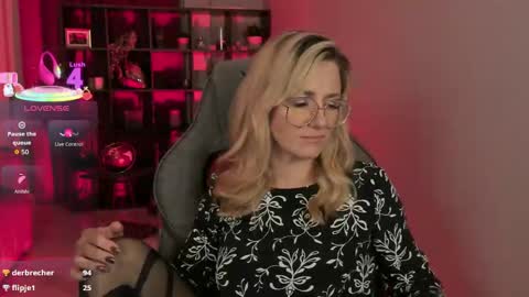 whitneypunnch online show from March 26, 3:17 pm