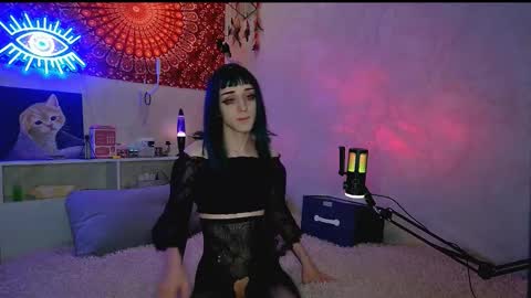 Snapshot of whoalexxa chatting on October 23, 3:11 pm Alexa online show from October 23, 3:11 pm