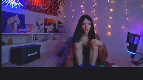 Snapshot of whoalexxa chatting on November 8, 6:40 pm Alexa online show from November 8, 6:40 pm