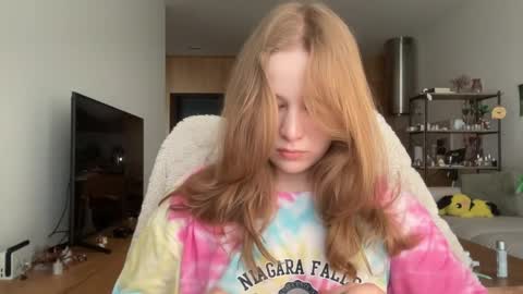 Snapshot of whoisalisa chatting on May 12, 7:49 am Alisa online show from May 12, 7:49 am