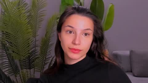 Snapshot of whoislulu chatting on January 3, 5:31 pm whoislulu online show from January 3, 5:31 pm