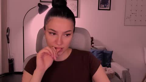 whoislulu online show from February 22, 7:01 pm