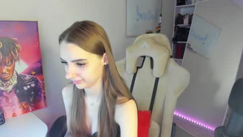 Snapshot of whole_eternity chatting on December 2, 2:31 am Abby online show from December 2, 2:31 am