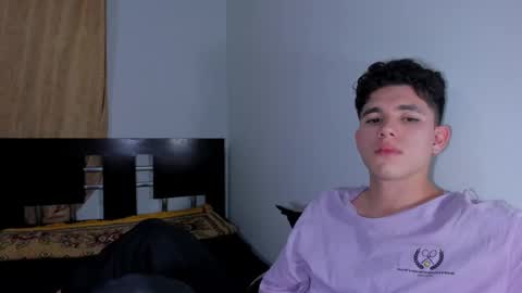 whos_he online show from December 1, 12:15 am