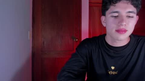 whos_he online show from January 19, 1:20 am