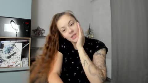 Snapshot of why_again_me chatting on December 19, 6:15 pm Veronica online show from December 19, 6:15 pm