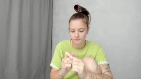 Snapshot of why_again_me chatting on February 8, 7:28 pm Veronica online show from February 8, 7:28 pm