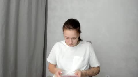 Snapshot of why_again_me chatting on February 11, 9:09 pm Veronica online show from February 11, 9:09 pm