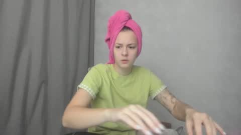 Snapshot of why_again_me chatting on March 3, 7:42 pm Veronica online show from March 3, 7:42 pm