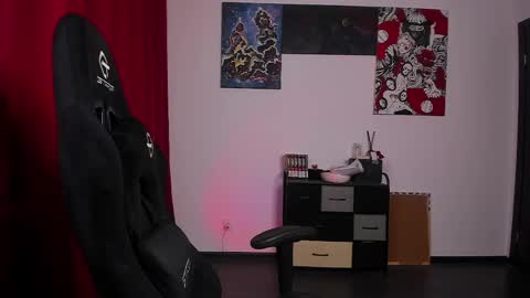 VI online show from May 12, 6:49 pm