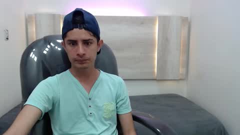 Snapshot of wickedboy_twink chatting on January 22, 9:32 pm JAISON online show from January 22, 9:32 pm