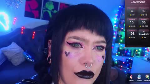 Snapshot of wickedxqueen chatting on December 20, 4:31 am Laura online show from December 20, 4:31 am