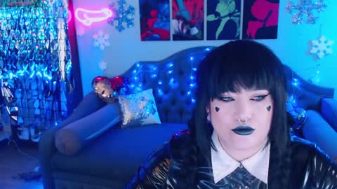 Snapshot of wickedxqueen chatting on January 7, 9:57 pm Laura online show from January 7, 9:57 pm