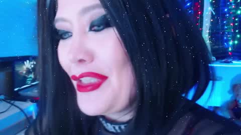 Snapshot of wickedxqueen chatting on January 12, 4:42 am Laura online show from January 12, 4:42 am