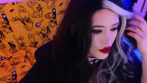 Laura  online show from June 9, 9:37 pm