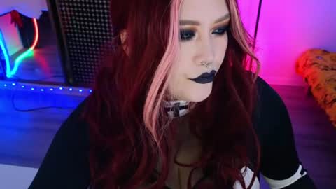 Laura  online show from June 18, 9:52 pm