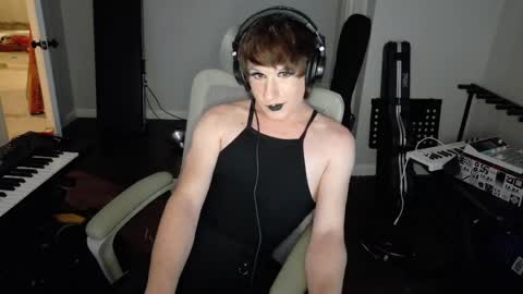 Countess of Hotdogs online show from June 7, 2:48 am