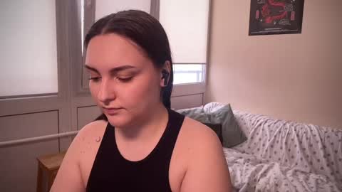 Snapshot of wievin chatting on February 13, 11:17 am VI online show from February 13, 11:17 am