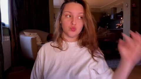 Snapshot of wievin chatting on October 19, 12:28 pm VI online show from October 19, 12:28 pm