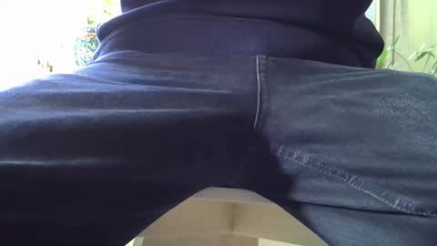 Snapshot of wifewatcher123 chatting on November 18, 10:31 am wifewatcher123 online show from November 18, 10:31 am