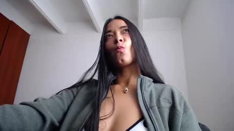 Snapshot of wifhot chatting on November 25, 2:28 pm Ilauren online show from November 25, 2:28 pm