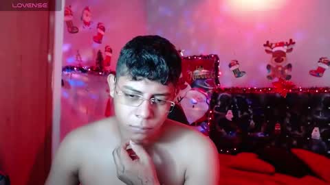 Snapshot of wiilliam_20 chatting on December 4, 2:15 pm wiilliam online show from December 4, 2:15 pm