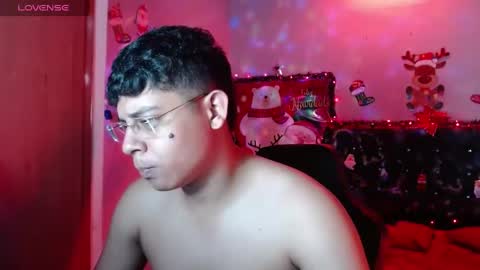 Snapshot of wiilliam_20 chatting on December 6, 5:00 pm wiilliam online show from December 6, 5:00 pm