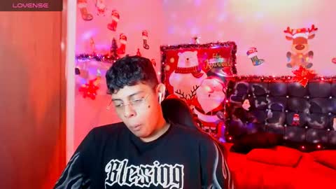 Snapshot of wiilliam_20 chatting on December 9, 3:11 pm wiilliam online show from December 9, 3:11 pm