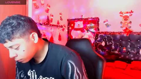 Snapshot of wiilliam_20 chatting on December 9, 6:57 pm wiilliam online show from December 9, 6:57 pm