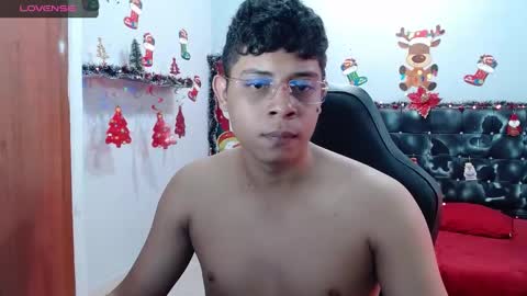 Snapshot of wiilliam_20 chatting on December 11, 3:15 pm wiilliam online show from December 11, 3:15 pm