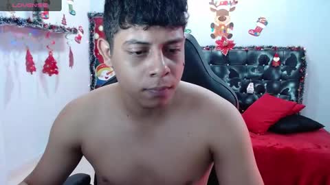 Snapshot of wiilliam_20 chatting on December 17, 5:04 pm wiilliam online show from December 17, 5:04 pm