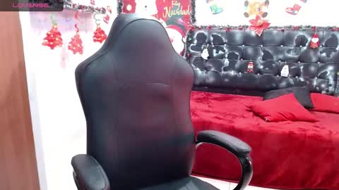 Snapshot of wiilliam_20 chatting on December 22, 6:59 pm wiilliam online show from December 22, 6:59 pm