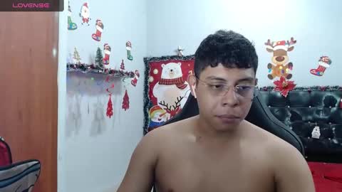 Snapshot of wiilliam_20 chatting on January 3, 2:51 pm wiilliam online show from January 3, 2:51 pm