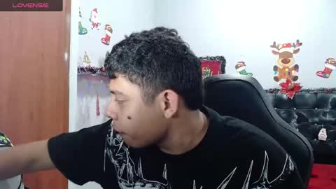 Snapshot of wiilliam_20 chatting on January 4, 2:46 pm wiilliam online show from January 4, 2:46 pm