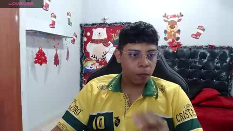 Snapshot of wiilliam_20 chatting on January 27, 11:32 am wiilliam online show from January 27, 11:32 am