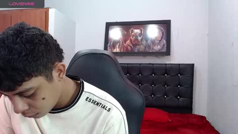 Snapshot of wiilliam_20 chatting on February 3, 4:41 pm wiilliam online show from February 3, 4:41 pm