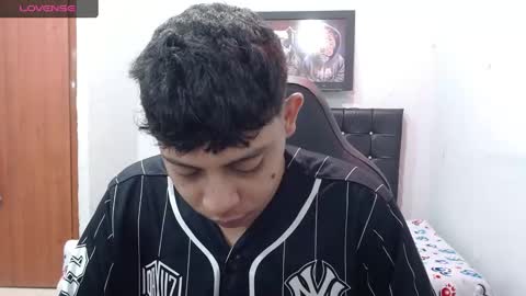 Snapshot of wiilliam_20 chatting on February 8, 12:39 pm wiilliam online show from February 8, 12:39 pm