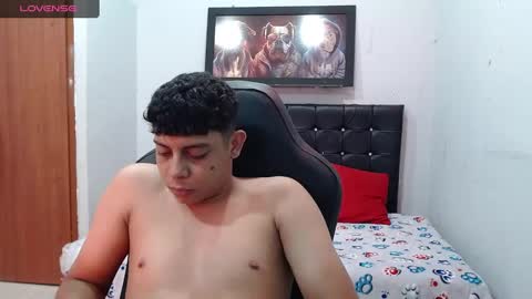 Snapshot of wiilliam_20 chatting on February 13, 4:07 pm wiilliam online show from February 13, 4:07 pm