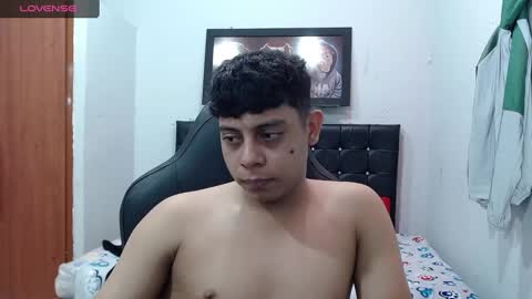 Snapshot of wiilliam_20 chatting on February 15, 3:06 pm wiilliam online show from February 15, 3:06 pm