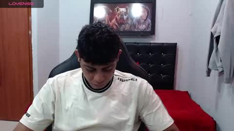 Snapshot of wiilliam_20 chatting on February 20, 11:53 am wiilliam online show from February 20, 11:53 am