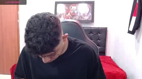 Snapshot of wiilliam_20 chatting on February 24, 11:54 am wiilliam online show from February 24, 11:54 am