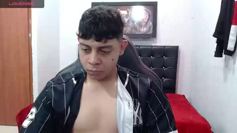 Snapshot of wiilliam_20 chatting on February 27, 1:38 pm wiilliam online show from February 27, 1:38 pm