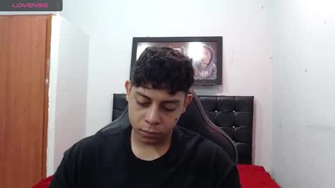 Snapshot of wiilliam_20 chatting on March 3, 2:04 pm wiilliam online show from March 3, 2:04 pm