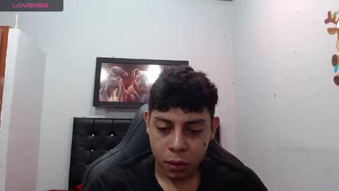 Snapshot of wiilliam_20 chatting on March 10, 12:04 pm wiilliam online show from March 10, 12:04 pm