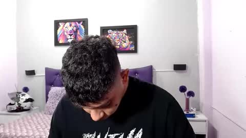 Snapshot of wiilliam_20 chatting on October 24, 1:40 pm wiilliam online show from October 24, 1:40 pm