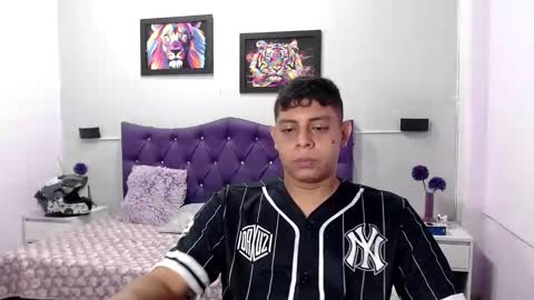 Snapshot of wiilliam_20 chatting on October 27, 2:43 pm wiilliam online show from October 27, 2:43 pm