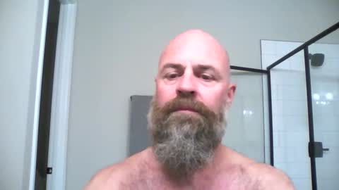 Snapshot of wil1565 chatting on December 18, 1:44 am wil1565 online show from December 18, 1:44 am