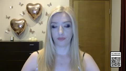 Snapshot of wild_silk_desire chatting on May 14, 6:15 pm Alina online show from May 14, 6:15 pm