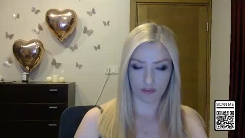 Snapshot of wild_silk_desire chatting on June 13, 4:05 pm Alina online show from June 13, 4:05 pm