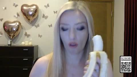 Snapshot of wild_silk_desire chatting on June 16, 4:20 pm Alina online show from June 16, 4:20 pm